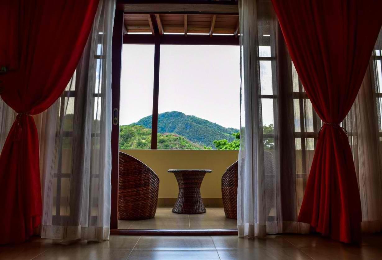 Tribal Hills Mountain Resort Puerto Galera Exteriér fotografie
